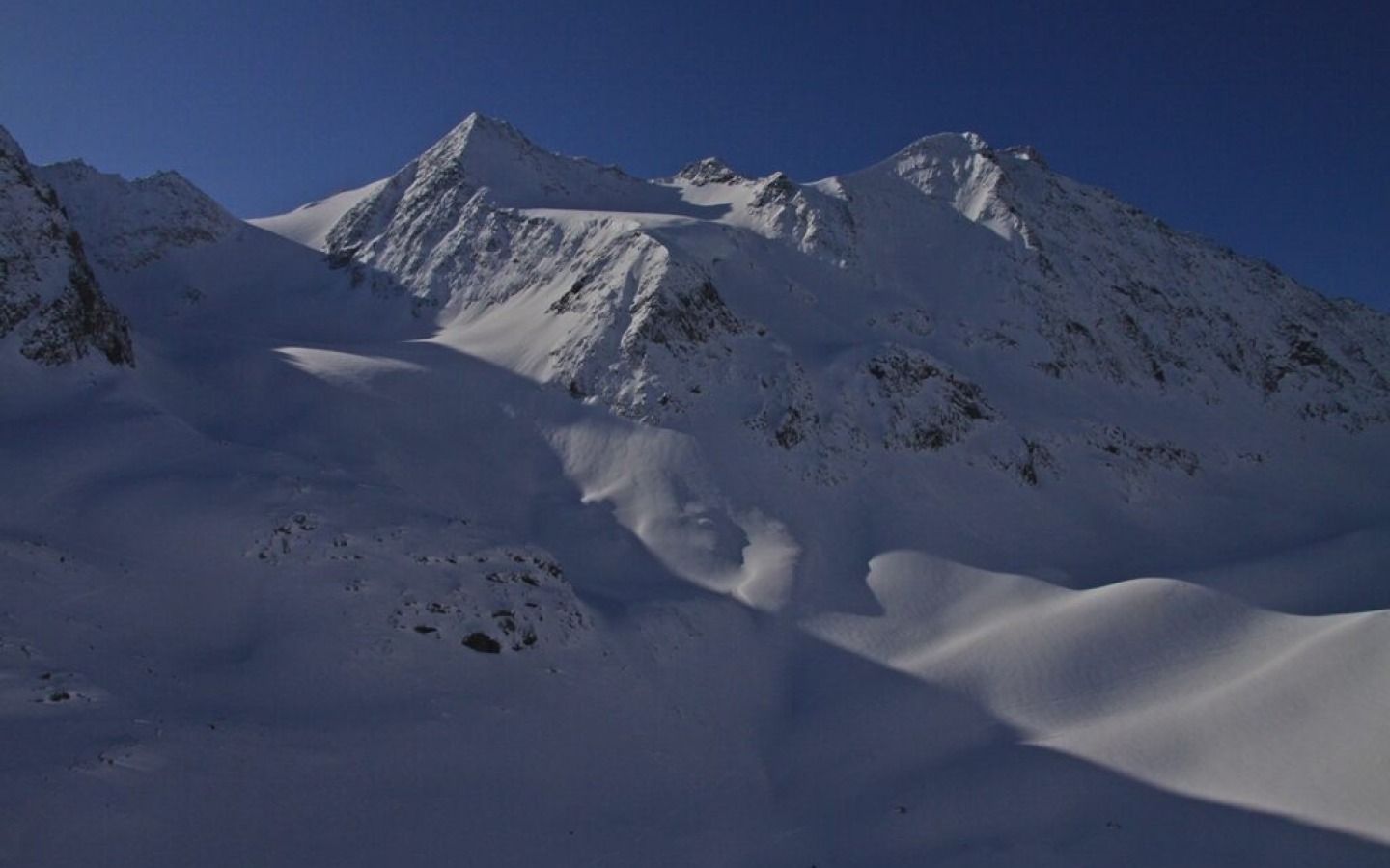 Most avalanche accidents happen on the first fine day after significant new snowfall!