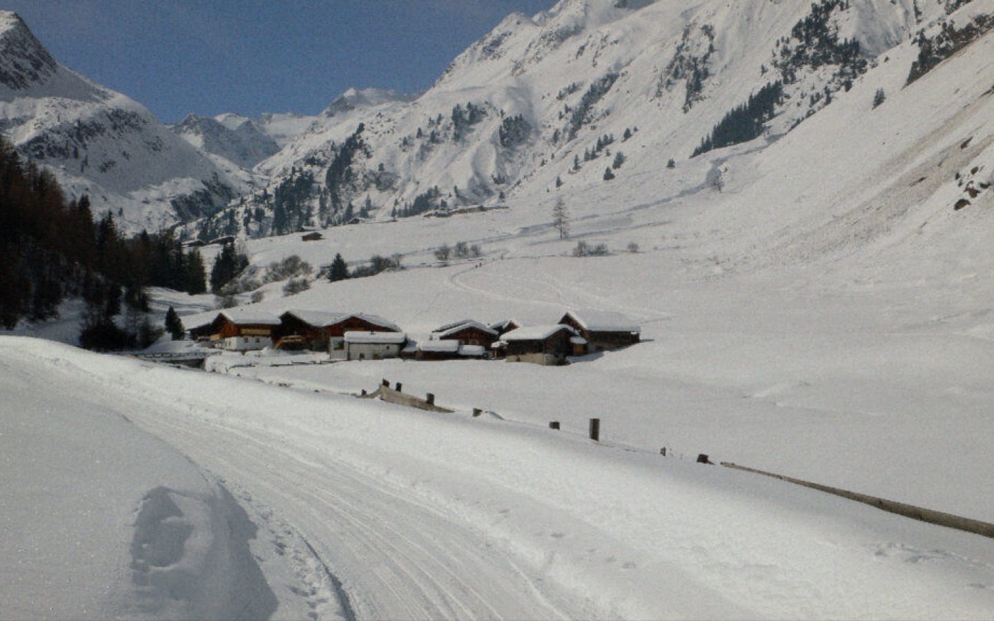 Très bonnes conditions de randonnée en matinée, puis augmentation rapide du danger d'avalanche.