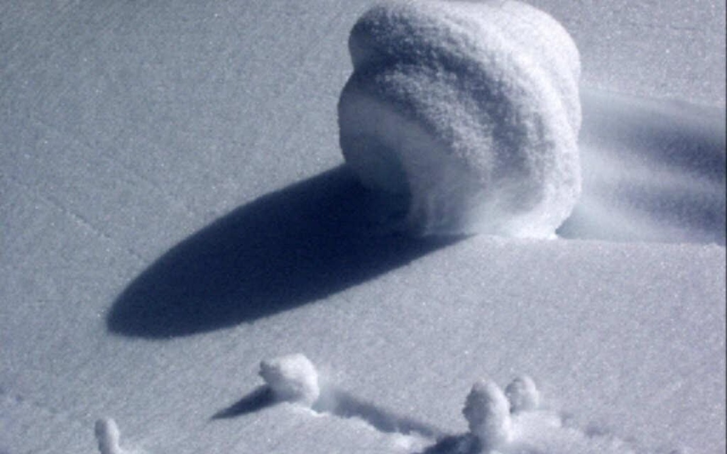 Comme annoncé, il y a eu de la neige fraîche, qui n'a pour l'instant pas d'influence déterminante sur la situation avalancheuse. Voir www.Lawine.at