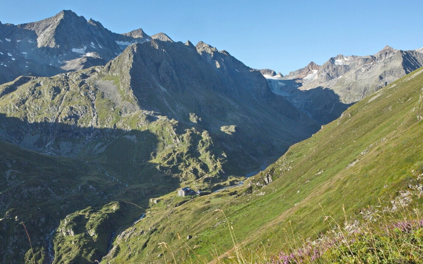 The ascent to the Blerchner offers many beautiful views.
