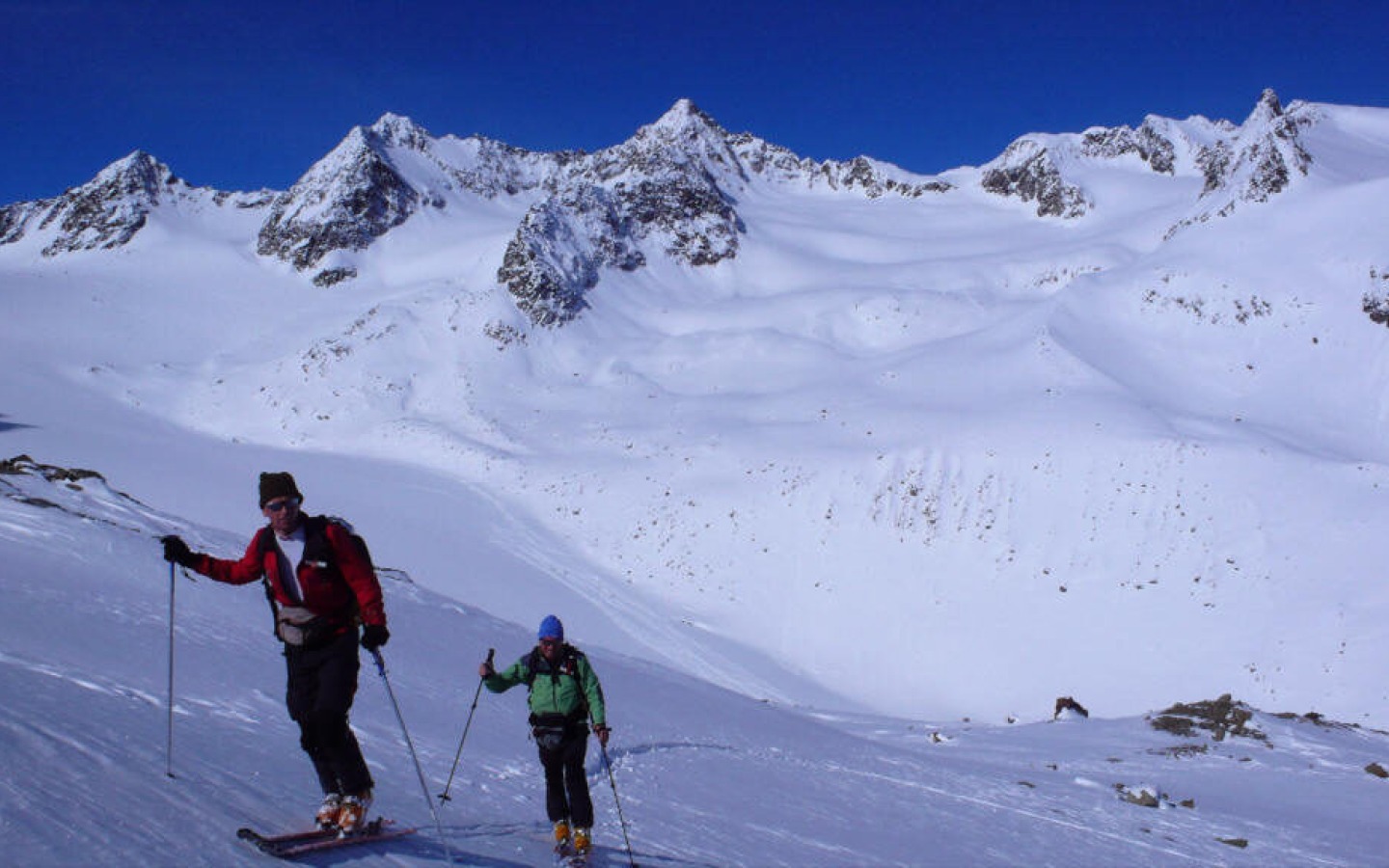 Vaste étude du manteau neigeux avec Mag. Rudi Mair et Mag. Patrick Nairz les 08 et 09.04 2008