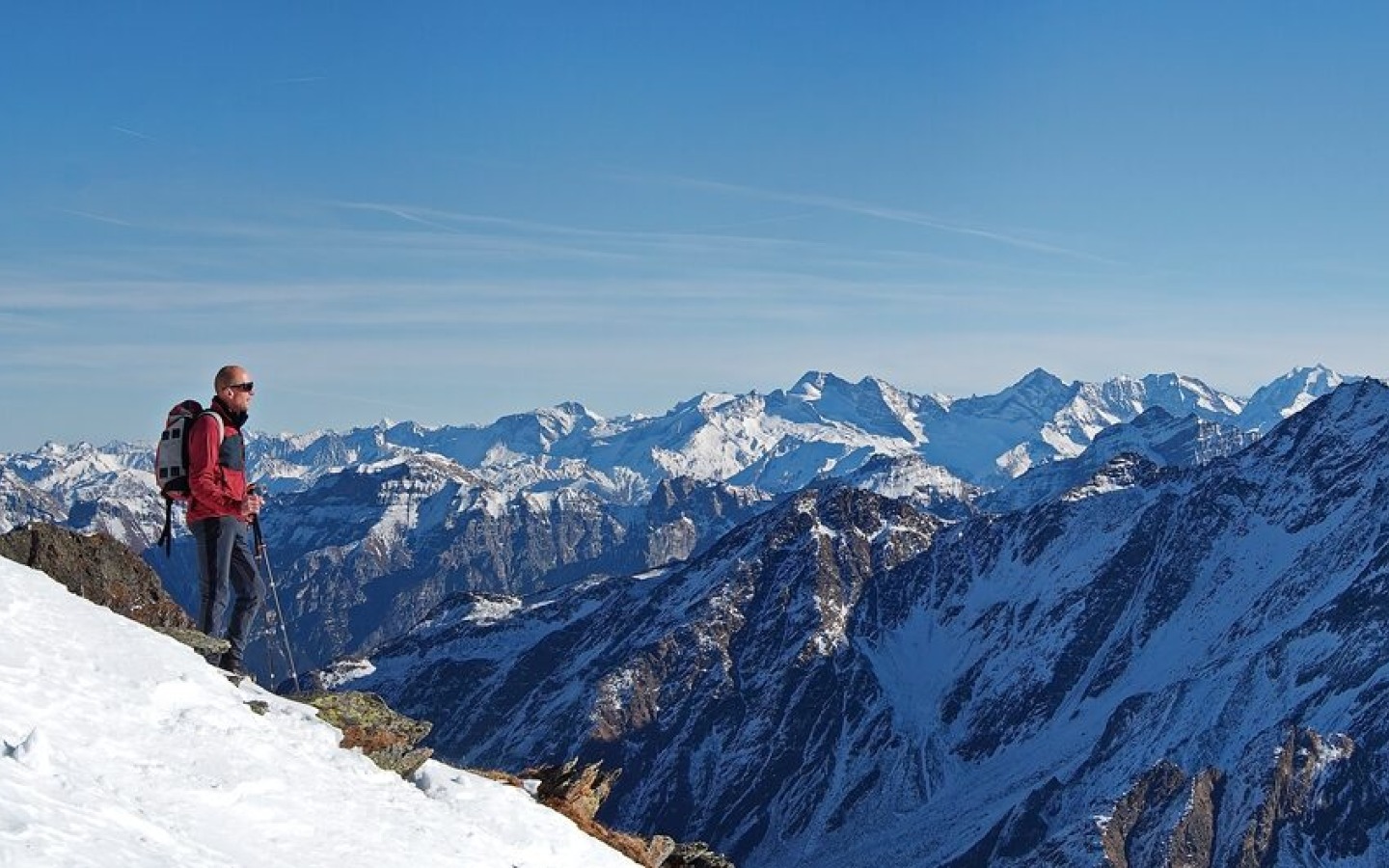 Randonnée en montagne au lieu de ski de randonnée
