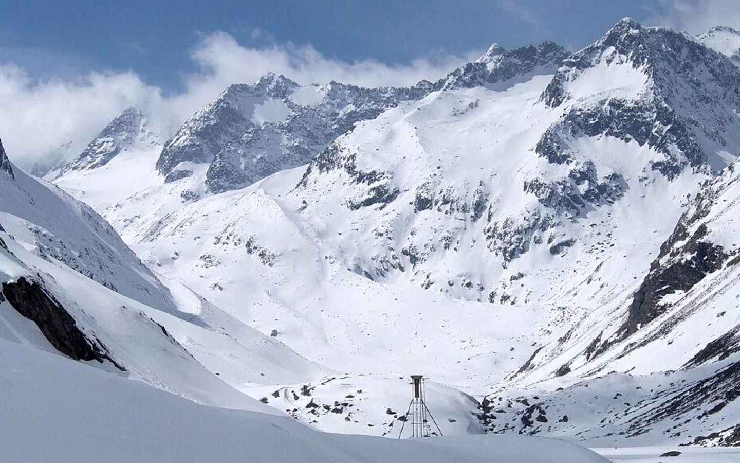 Actuellement de bonnes conditions de randonnée à partir du refuge !