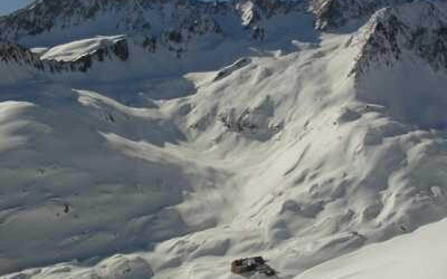 Conditions for ski touring have improved considerably further.