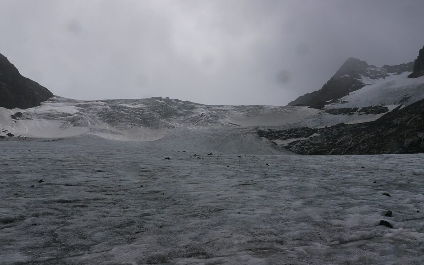 Ideal training ground at the icefall of the Alpeiner Ferner. ( glacier )