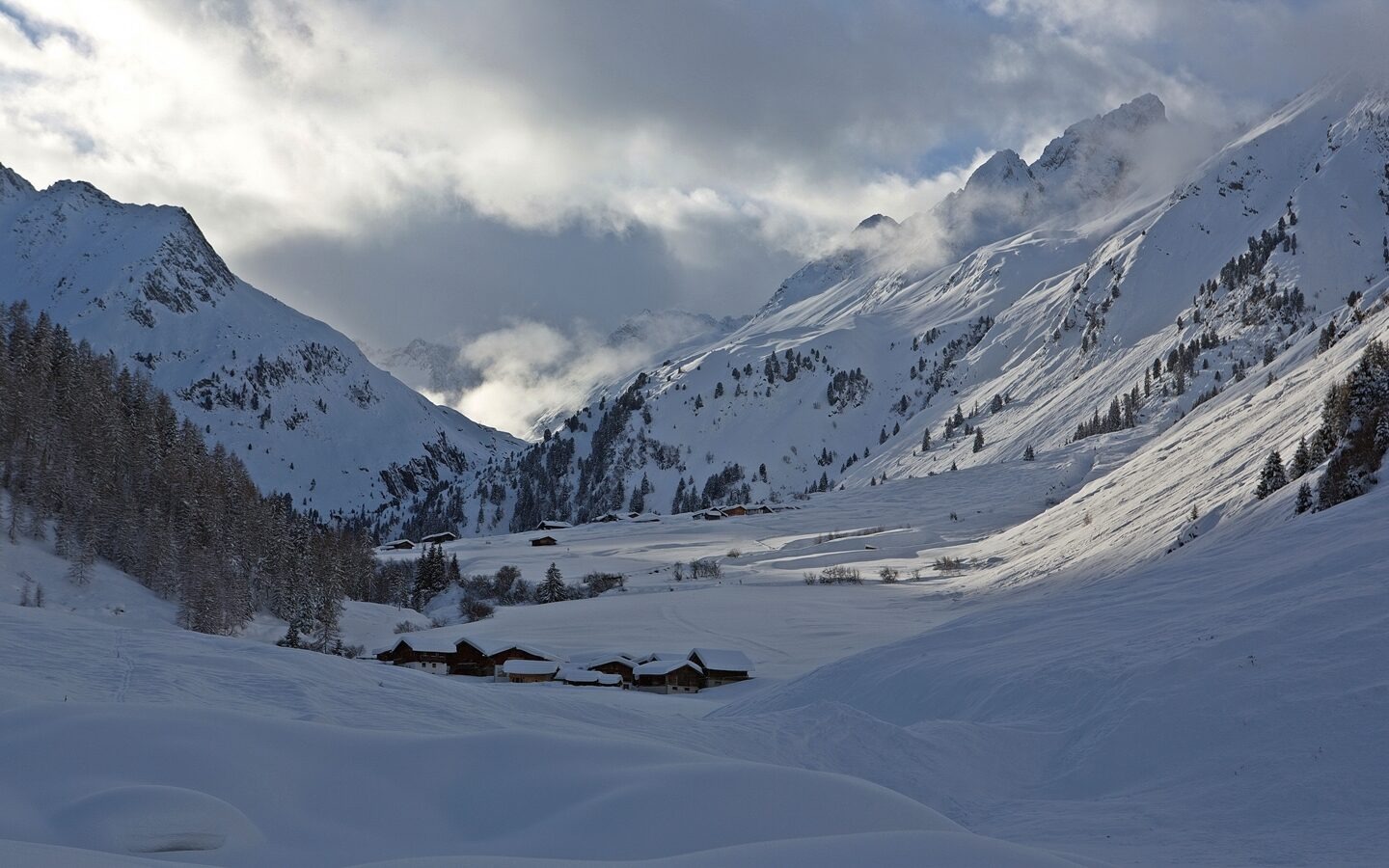 Well over a metre of snow at the Ober Iss Alm! Exceptional amounts of snow for January